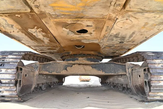 2019 Komatsu PC300-8M0 Standard Boom Excavator EX-0418 - Al Marwan