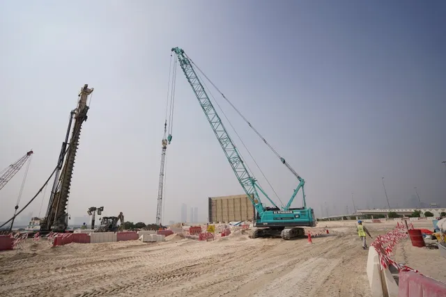 100 ton crawler crane for rent-application image