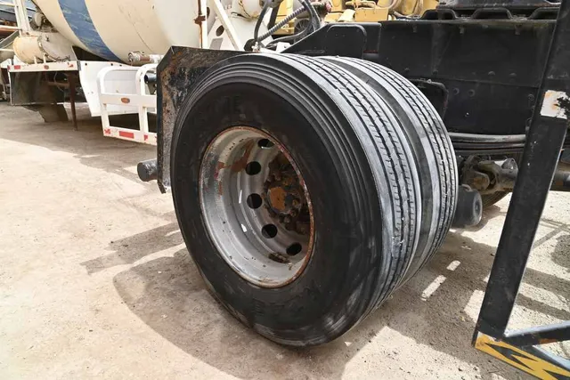 1985 Used Volvo F10 Intercooler 4x2 Prime Mover Truck Trailer Truck Tractor Head Hauler