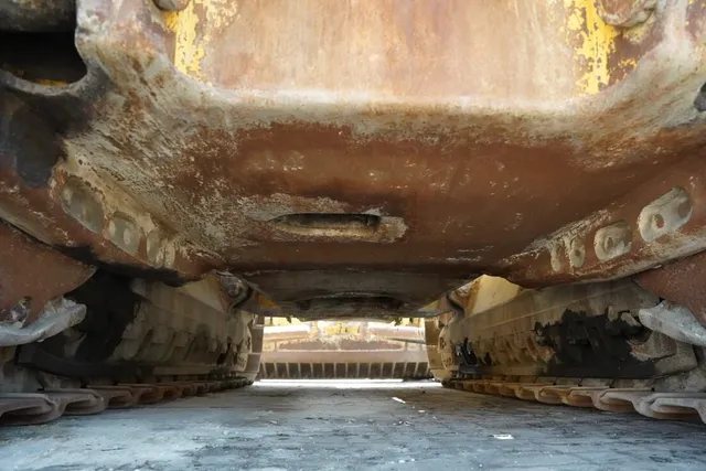 2004 Komatsu D275A-2 Bulldozer undercarriage view| Al Marwan Machinery