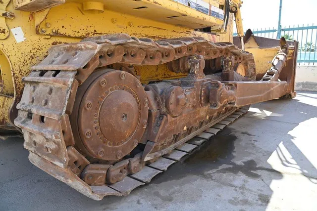 2004 Komatsu D275A-2 Bulldozer undercarriage view | Al Marwan