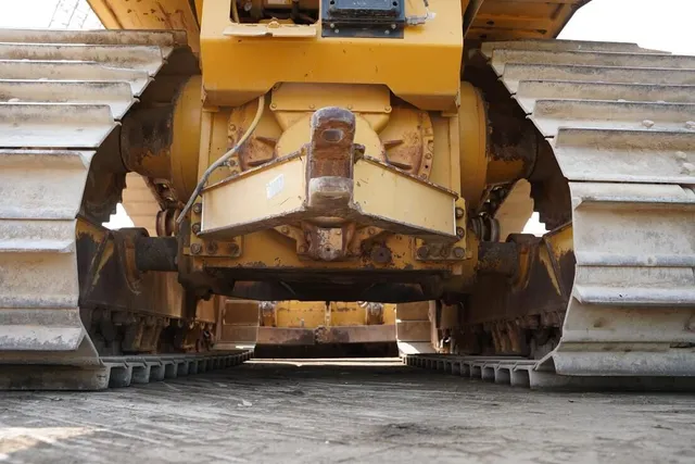 2014 Cat D6T LGP Bulldozer TT-TT-0107 undercarriage | Al Marwan