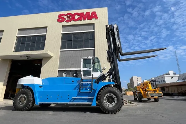 Socma HNF-500 Forklift Right side View
