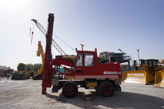 1980 Liebherr A911C Excavator with ABI Piling Rig Left View - PD-0003