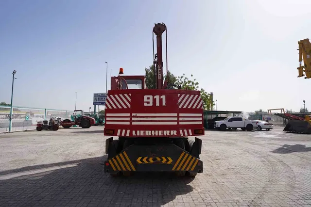 1980 Liebherr A911C Excavator with ABI Piling Rig Rear View - PD-0003