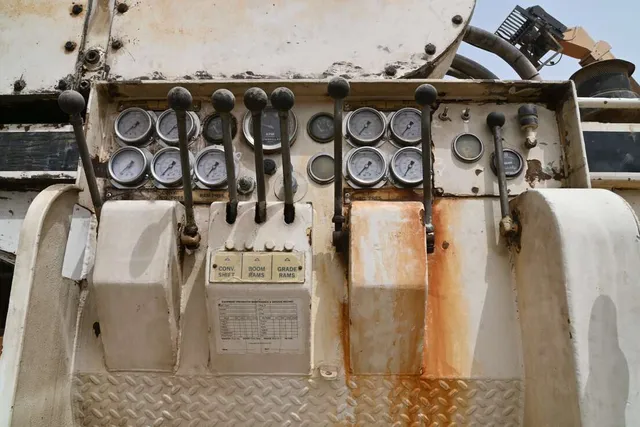 1989 Capitol CTC-810 Track Trencher