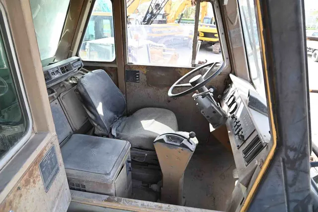 1995 Cat 769C Rigid Dump Truck Cabin View - RD-0187