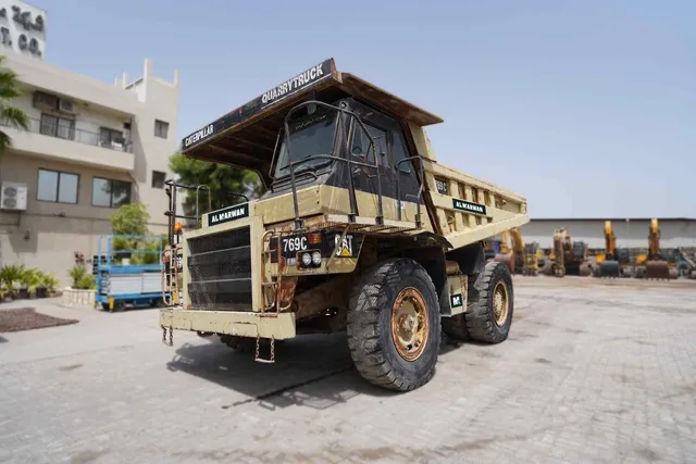 1995 Cat 769C Rigid Dump Truck Front Left View - RD-0186