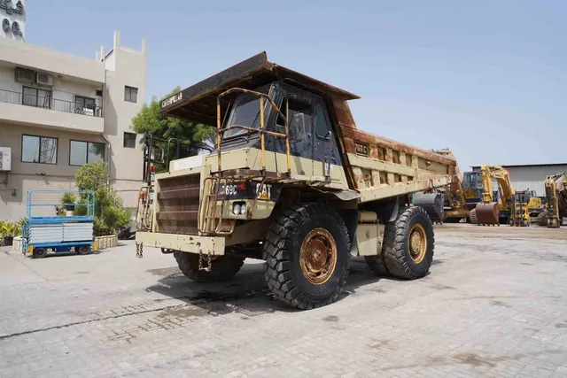 1995 Cat 769C Rigid Dump Truck Front Left View - RD-0187