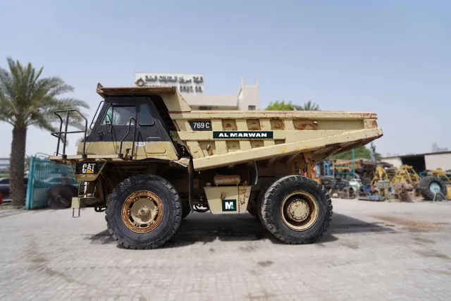 1995 Cat 769C Rigid Dump Truck Left View - RD-0186