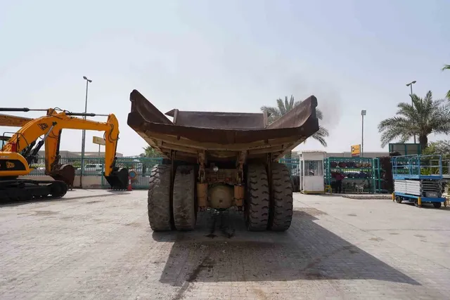 1995 Cat 769C Rigid Dump Truck Rear View - RD-0187