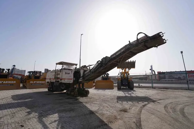 1995 Wirtgen 2100DC Cold Miller Front Right View - AS-0040