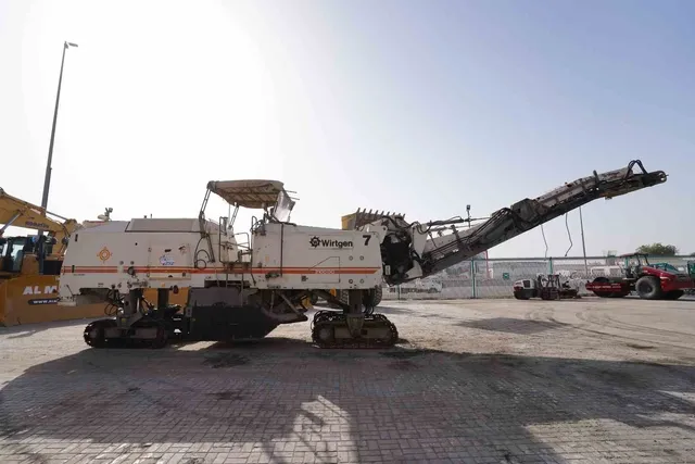 1995 Wirtgen 2100DC Cold Miller Right View - AS-0040