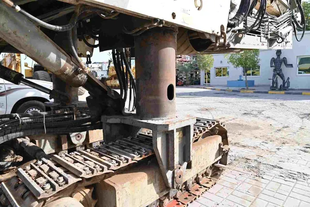 1995 Wirtgen 2100DC Cold Miller Undercarriage View - AS-0040