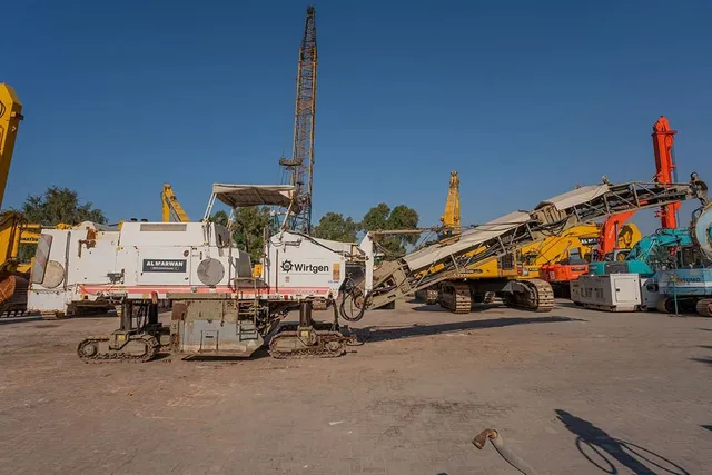 1995 Wirtgen 2000DC Cold Miller Right Side View