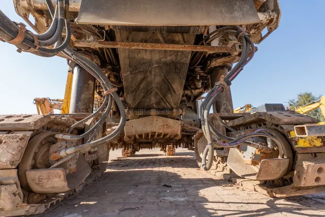 1995 Wirtgen 2000DC Cold Miller Under carriage View