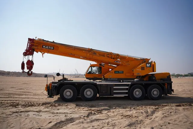 Rent 75-ton rough-terrain cranes | Al Marwan