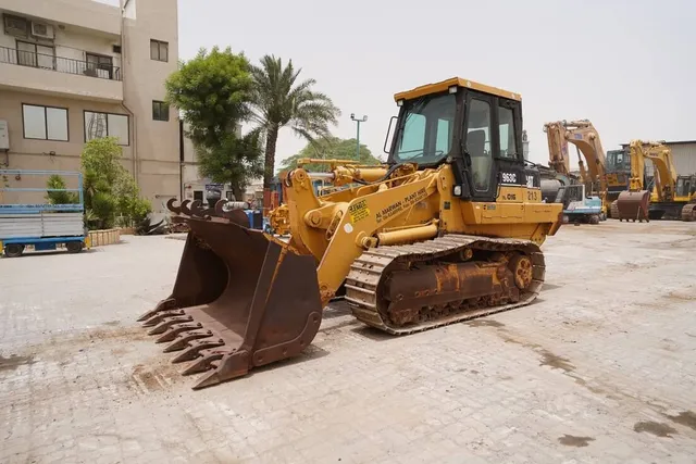Caterpillar 963C Track Loader 2003 - Al Marwan Heavy Machinery