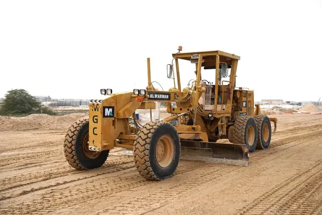 Rent motor grader with 4.2 blade width | Al Marwan