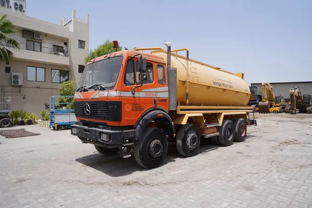 2001 Used Mercedes-Benz Actros 3235K 4x8 Water Tanker Truck 5000 Gallon Tank Off-Road Hauler