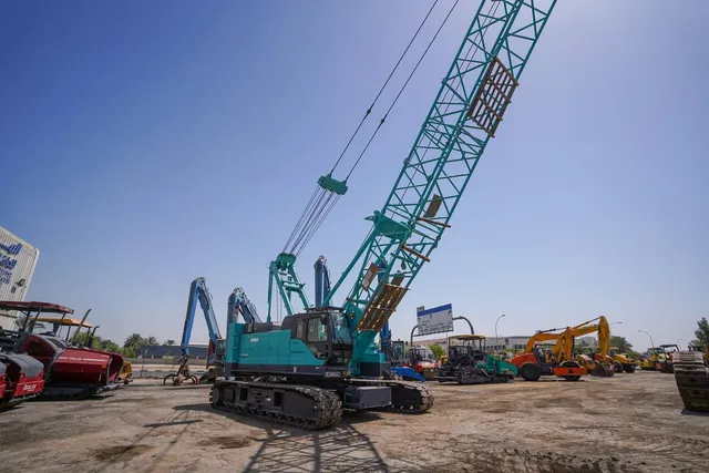 New  CKS800  Kobelco Cranes Right Front Side View 