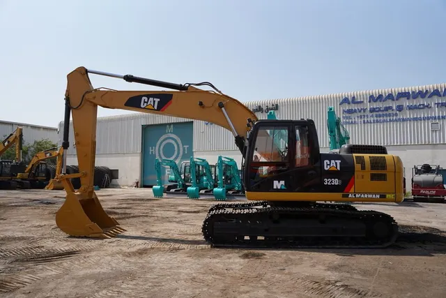2020 CAT Caterpillar 323D3 Medium 22-Ton Tracked Excavator Crawler Digger-Side-Right