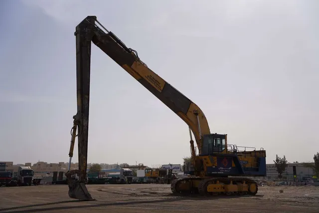 2001 Komatsu PC1600 Track Excavator Front Left View - EX-0238