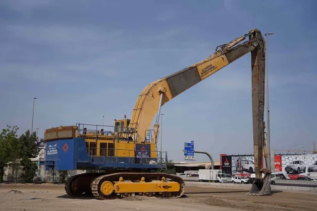 2001 Komatsu PC1600 Track Excavator Rear Right View - EX-0238