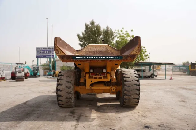 2004 Caterpillar 735 Articulated Dump Truck Rear View
