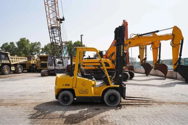 2004 Hyster H4.00XMS-6 Forklift left-side-view