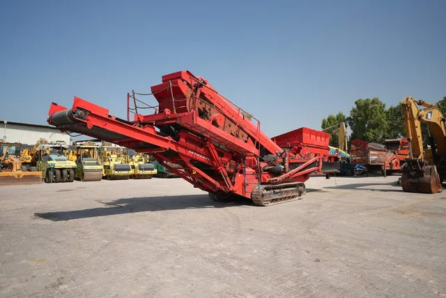 2004 Terex Finlay 663 Screener Front Left View