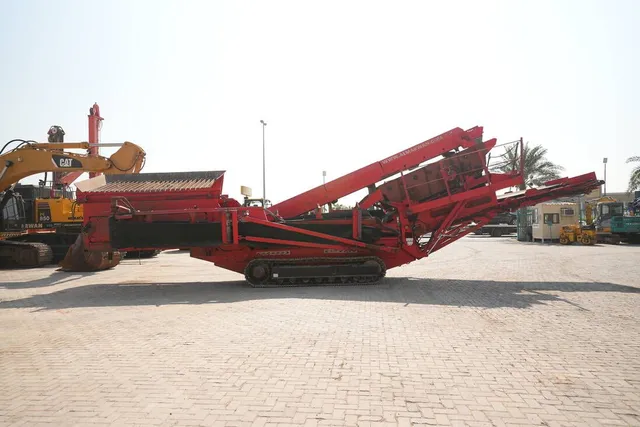 2004 Terex Finlay 663 Screener Right Side View
