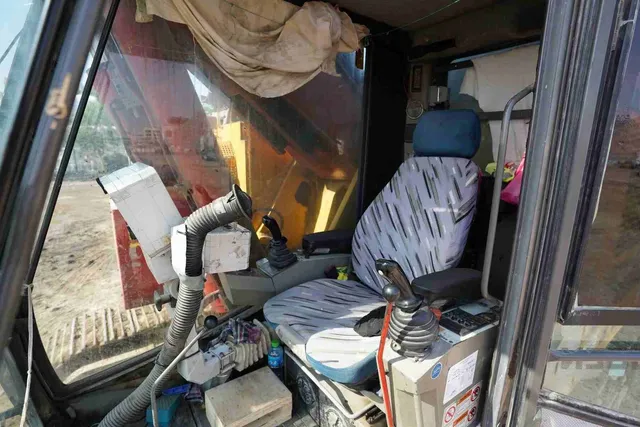 2005 Sennebogen Zeppelin SR35 ABI Mobilram 14-17 Piling Rig Cabin View - PD-0062