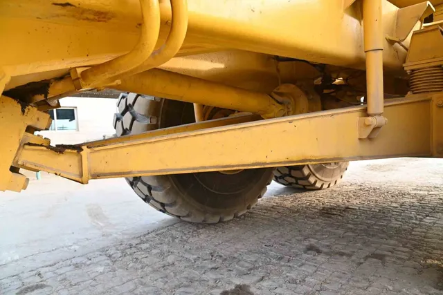 2005 Volvo A40D Off-Road Water Truck Undercarriage View - ADW-0001