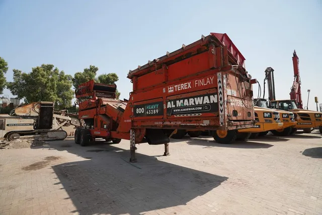 2005 Terex Finlay Mobile Screener Front Right Image