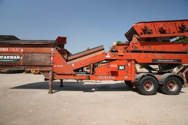 2005 Terex Finlay Mobile Screener Left Side Image
