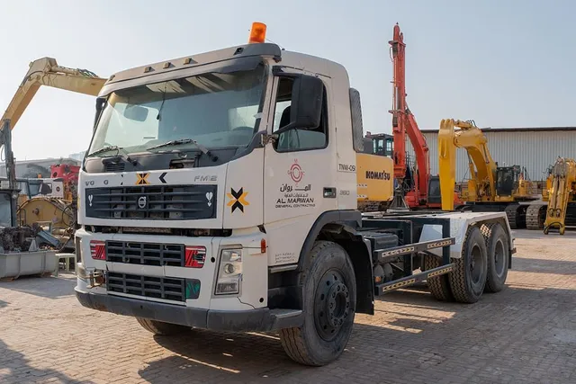 2005 Volvo FM12 6x4 Water Truck Front Left View