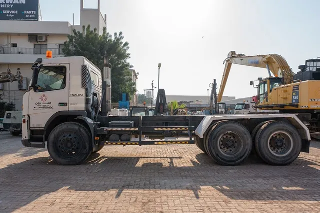 2005 Volvo FM12 6x4 Water Truck Left Side View