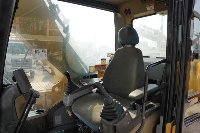2007 CAT 320D Track Excavator Cabin View - EX-0357