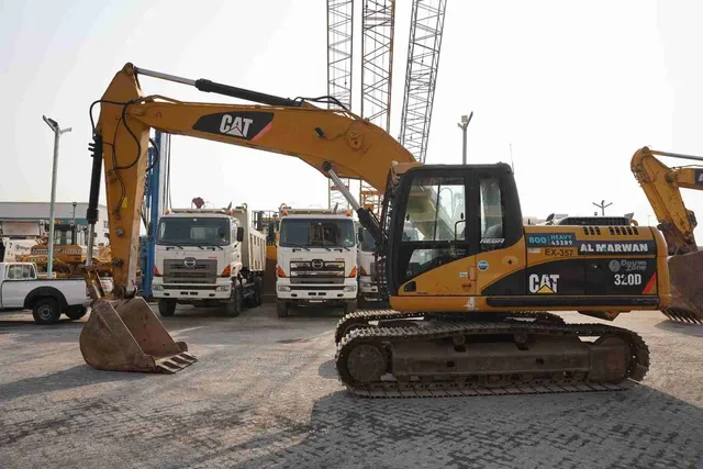 2007 CAT 320D Track Excavator Left View - EX-0357