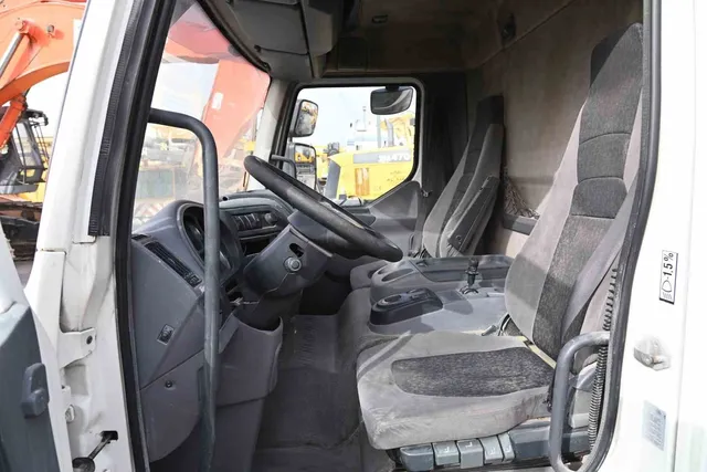 2008 DAF LF 55.280 Trailer Truck Cabin View - TK-0372