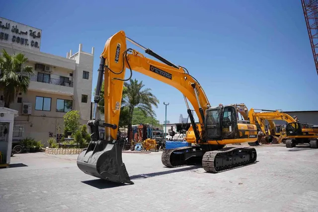 2008 JCB JS330LC Track Excavator Front Left View - EX-0259