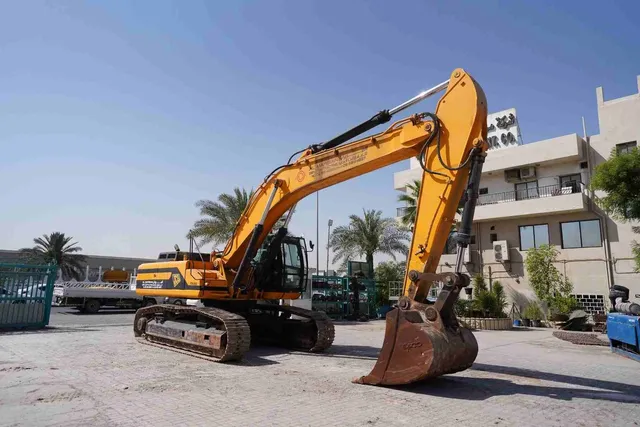 2008 JCB JS460 Track Excavator Front Right View - EX-0262