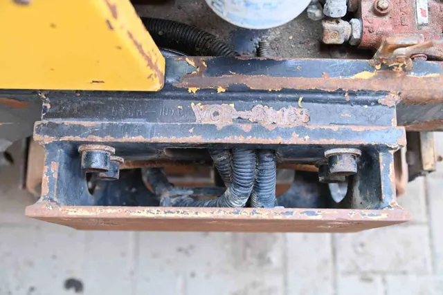 2008 Sakai CR270 Ride-On Roller Undercarriage View