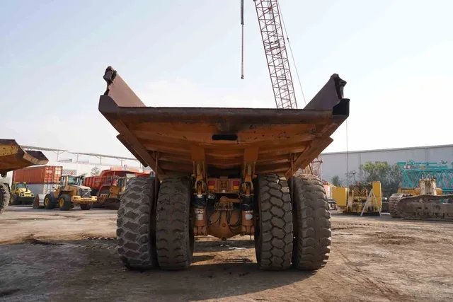 2010 Cat 773D Rigid Dump Truck Rear View - RD-0476