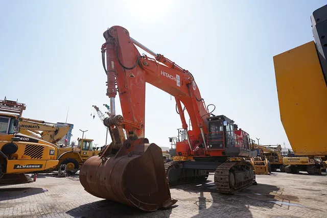 2010 Hitachi EX1200 Track Excavator Front Left View