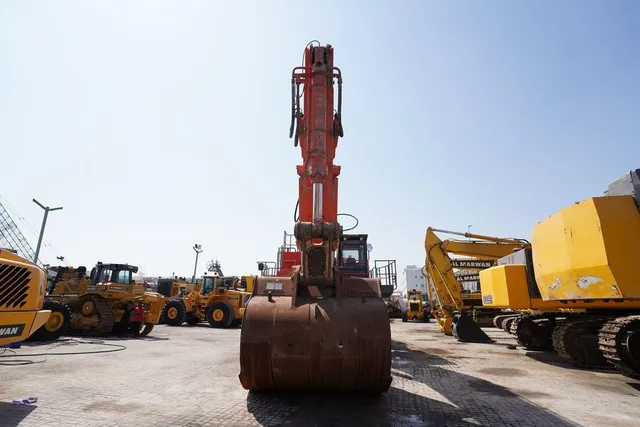 2010 Hitachi EX1200 Track Excavator Front View
