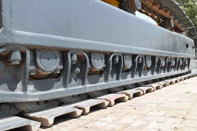 2011 Komatsu PC800SE-7 Track Excavator Undercarriage View - EX-0299