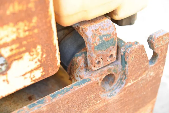 2011 Sakai HV61ST Walk-Behind Roller Undercarriage View