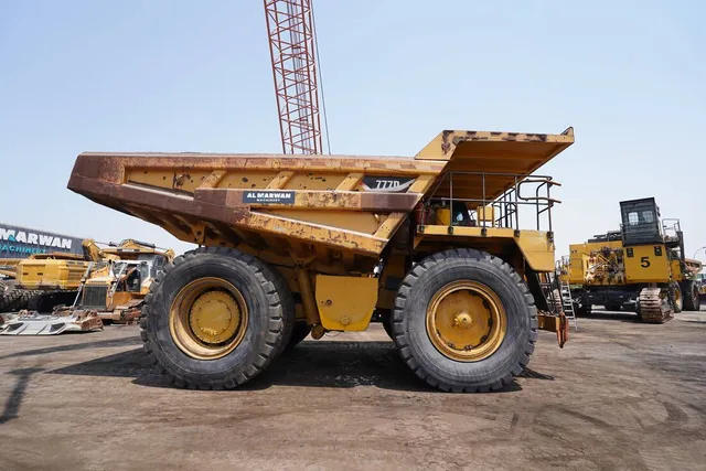 2011 cat 777D rigid dump truck right side image